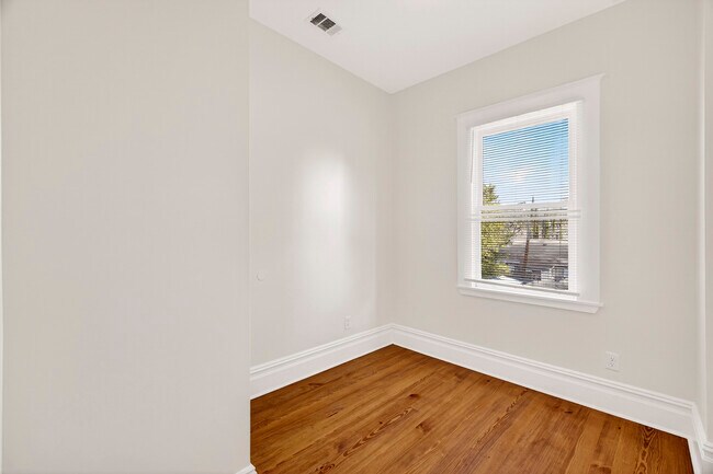 Building Photo - Renovated Historic Home