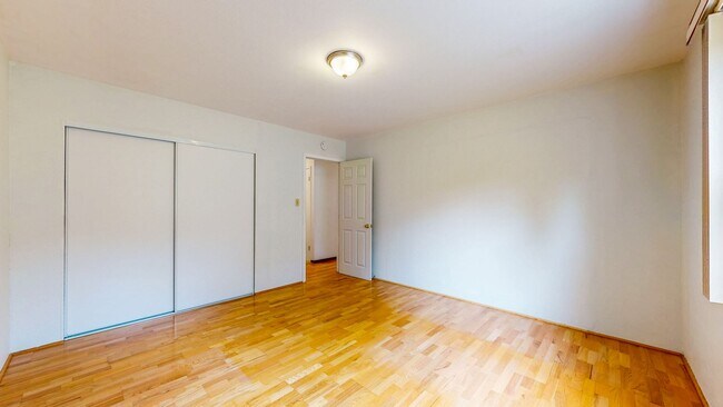 Building Photo - 1426 3rd St
