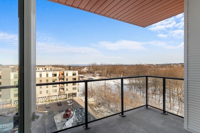 Building Photo - Upscale 1BR Apt in Burlington - 5th Floor ...