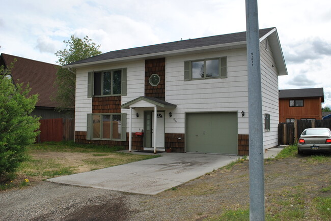 Primary Photo - 4 Bedroom, 2 Bath, 1 Car Garage home in th...