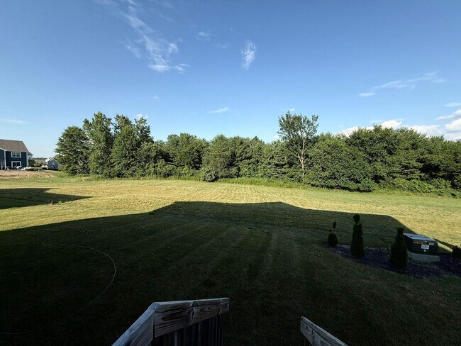 Building Photo - 10692 Pearl Creek Dr