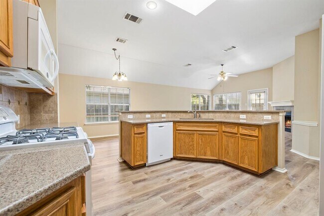 Building Photo - 3937 Kristencreek Ln