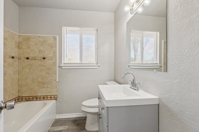 Building Photo - 3 bed, 1 bath home in Midwest city,Ok