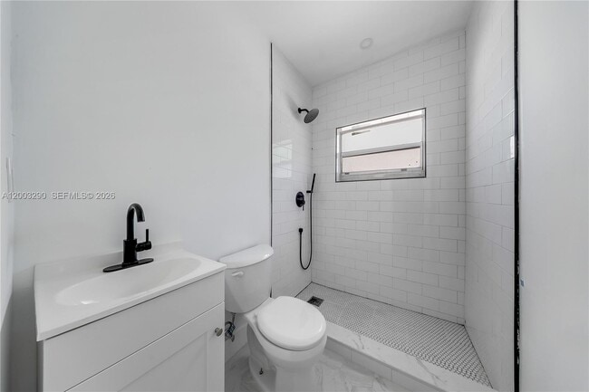 Building Photo - 2464 SW 22nd St