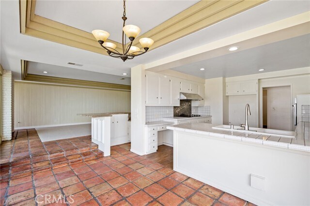 Building Photo - 7117 Avenida Altisima