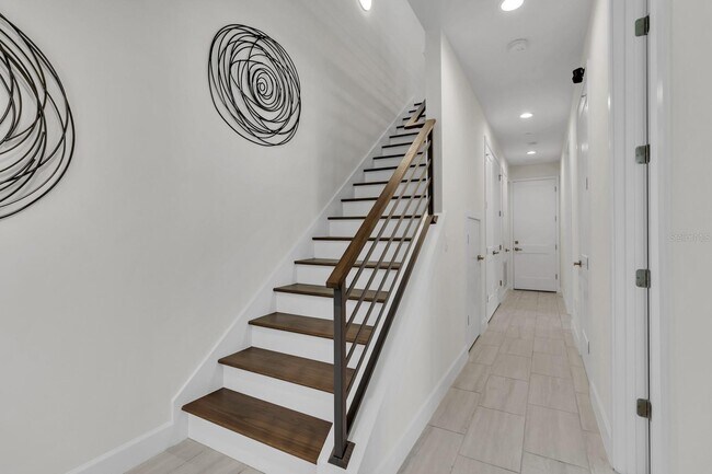 Building Photo - 474 Hazelnut Ct