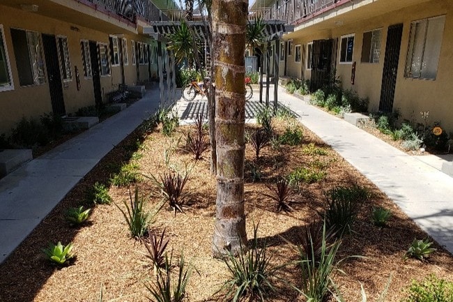 Building Photo - 25917 Narbonne Ave