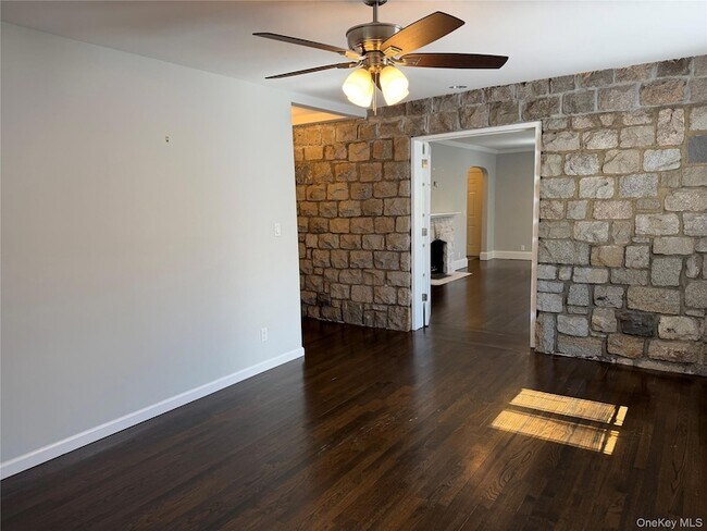 Building Photo - 2100 Hillside Ave