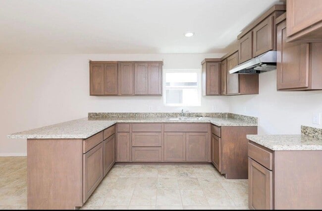 Building Photo - 5202 Anacahuita Dr