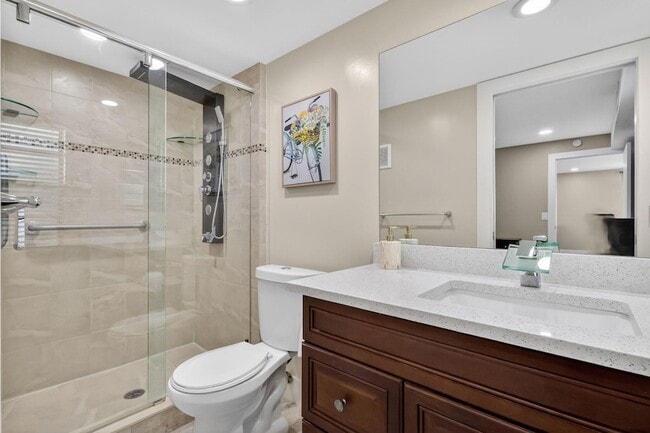 Building Photo - 492 Piedmont Ct