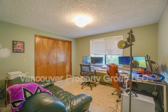 Building Photo - 2208 SE 130th Ave