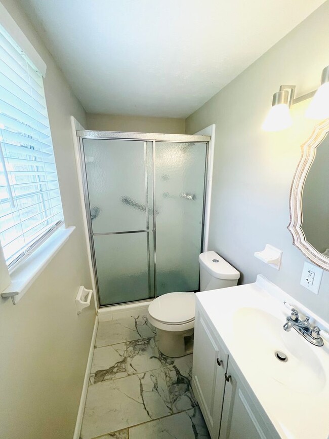 Building Photo - ** 4 Bed 2 Bath Located in Prattville ** C...