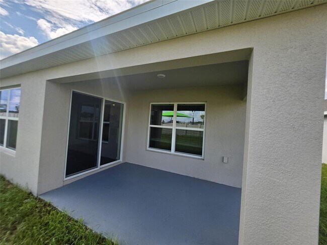 Building Photo - 4631 SW 88 Pl