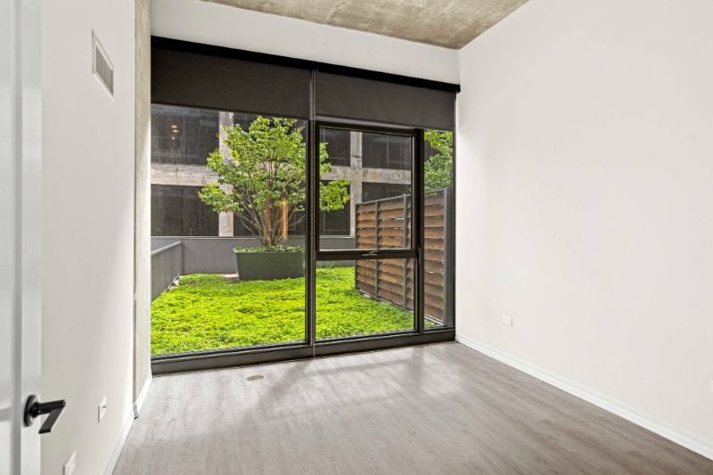 Building Photo - 147 W Huron St