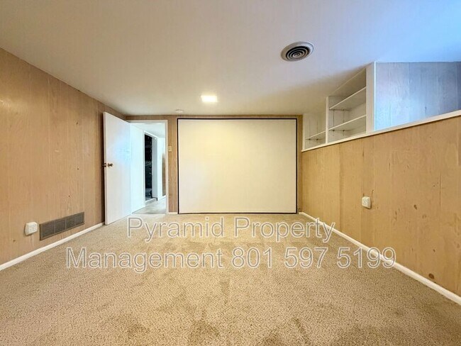 Building Photo - 1534 Garfield Ave S