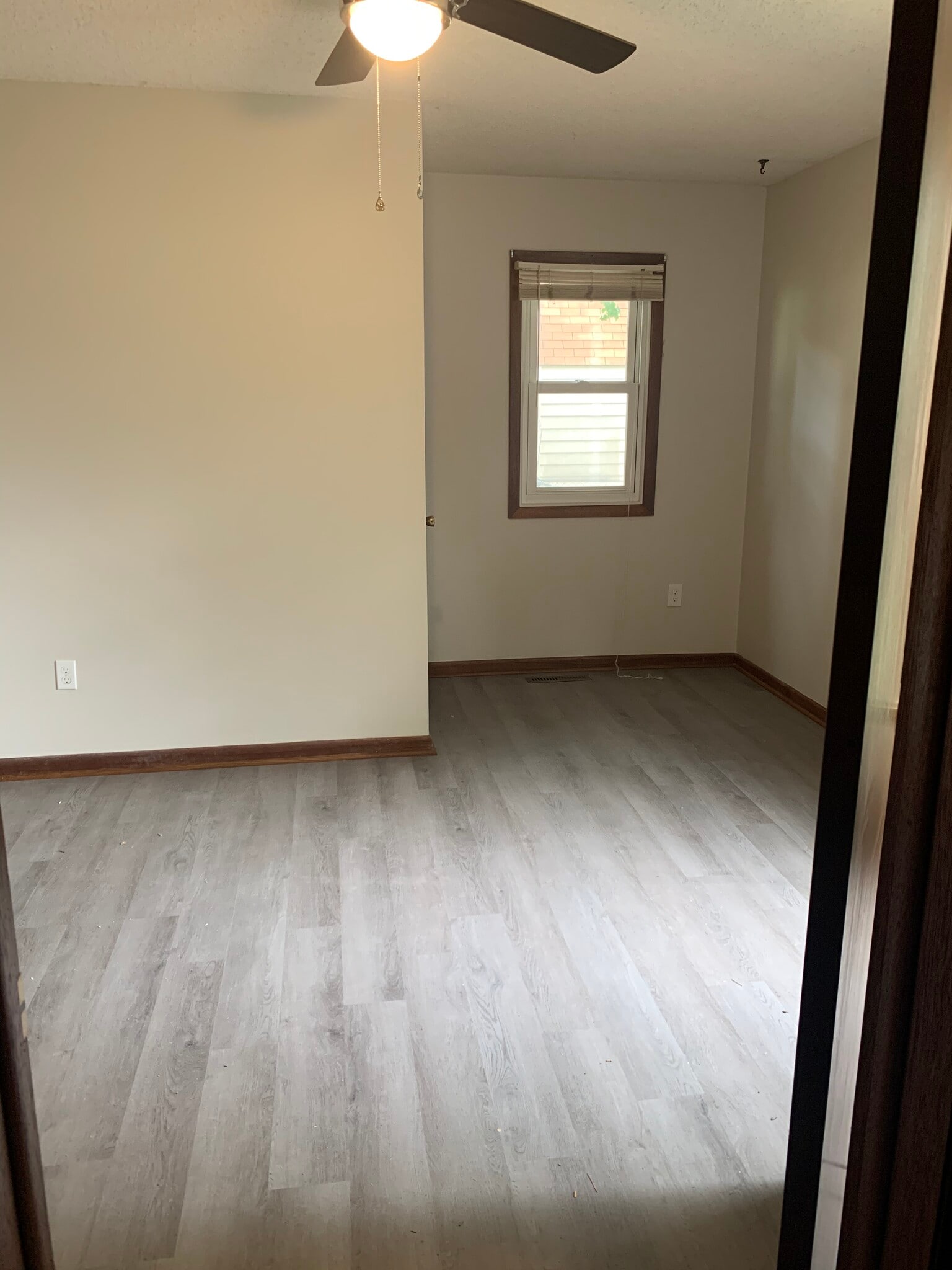 Bedroom 5 - 1115 E MacArthur Rd