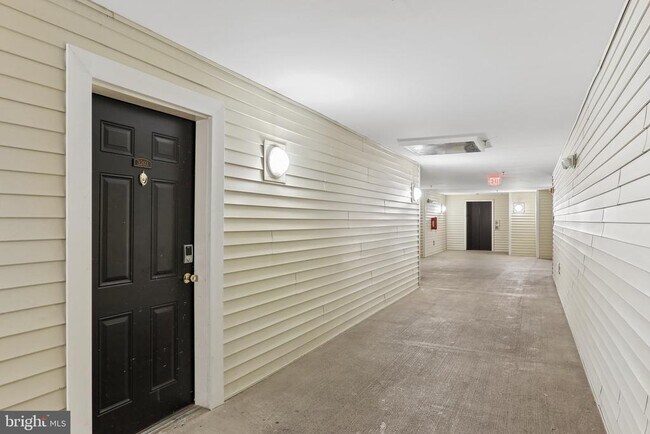 Building Photo - 4561 Strutfield Ln