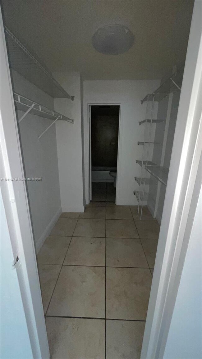 Building Photo - 1805 Sans Souci Blvd