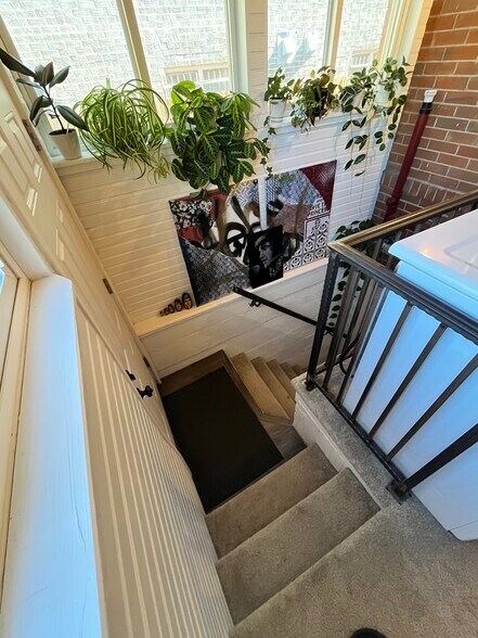 Building Photo - 2841 W 28th Ave