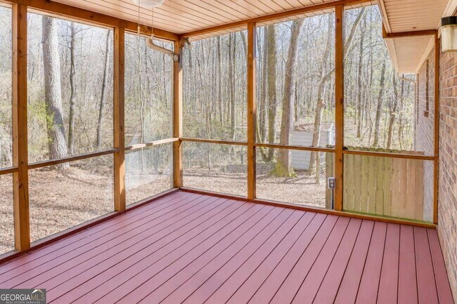 Building Photo - 220 Winding Stream Trail