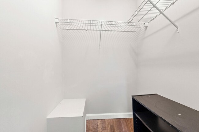 Building Photo - Beautifully Updated 3-Bedroom Townhome Nea...