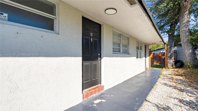 Building Photo - 32 SW 9th St