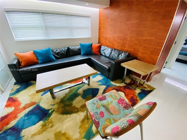 Building Photo - 1881 Washington Ave