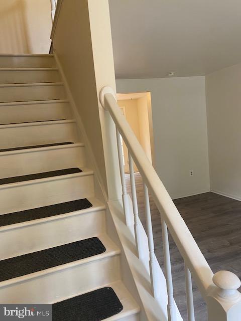 Building Photo - 22 Alden Ct