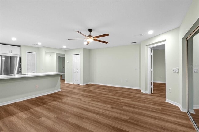 Building Photo - 26922 White Plains Way