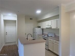 Building Photo - 11500 Villa Grand