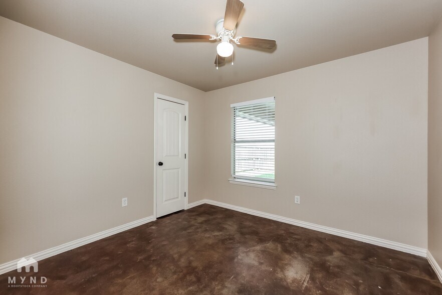 Building Photo - 110 Jolin Ln
