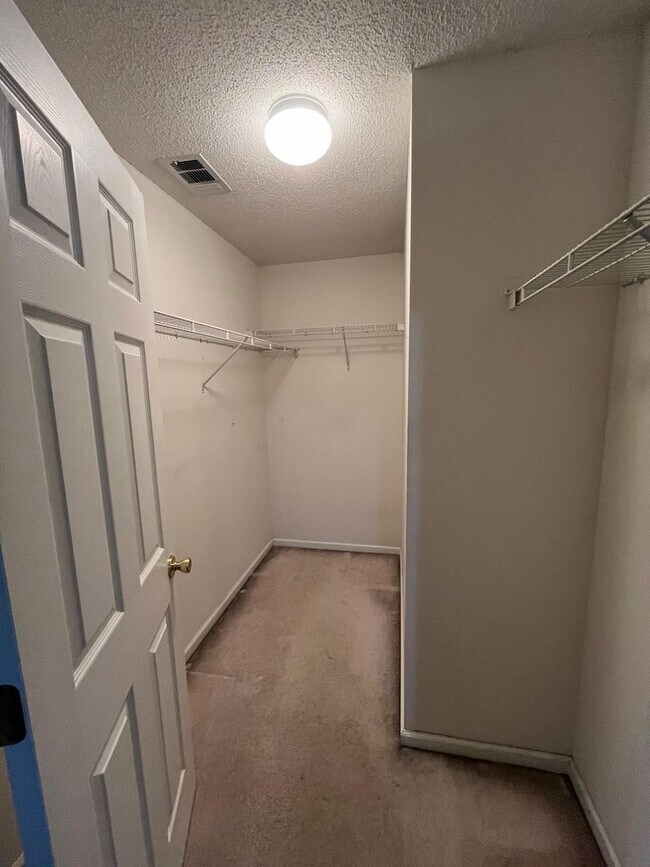 Building Photo - Updated 3 bedroom House in Georgetown