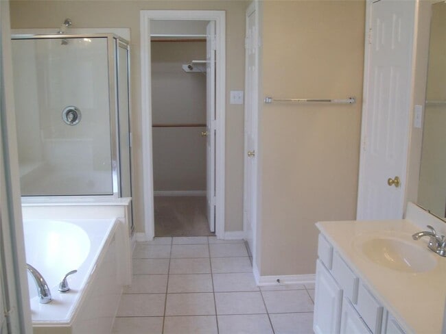 Building Photo - 14906 White Forge Ln