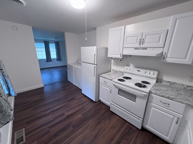 Building Photo - 2315 Dalebrook Ct