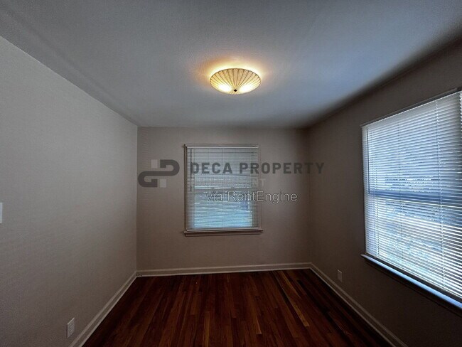 Building Photo - 10205 Cabot Dr
