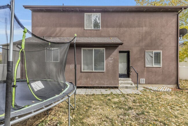 Building Photo - Beautiful 4 Bedroom 2.5 Bath Home in Lehi near Thanksgiving Point!