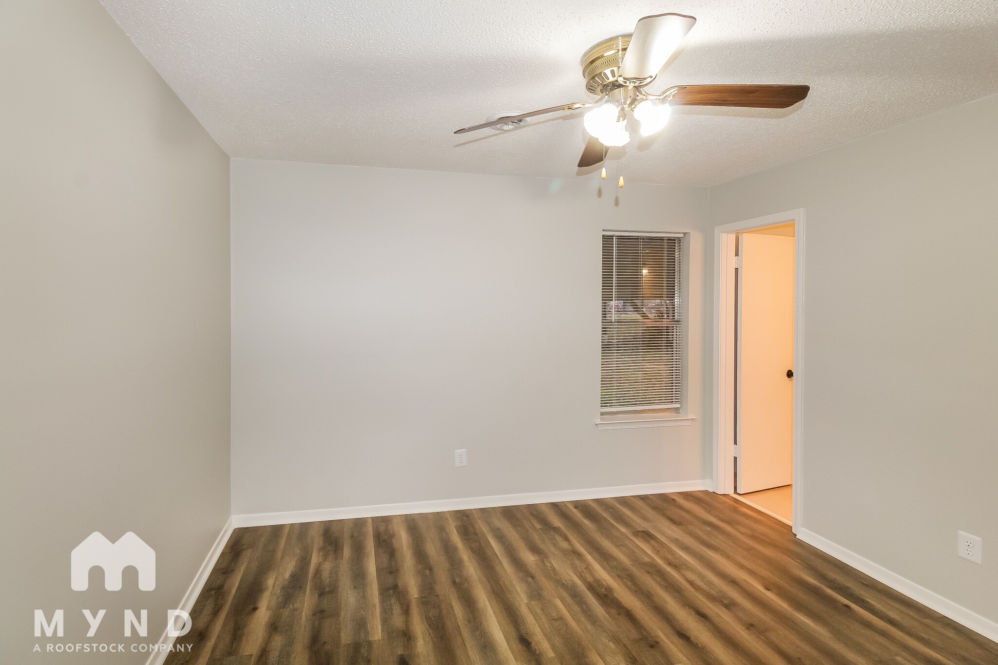 Building Photo - 6340 Greenbriar Dr