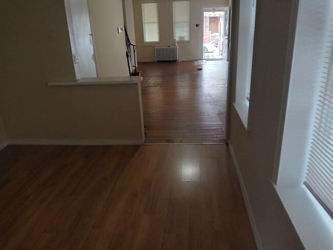 Building Photo - Prime East Kennsington