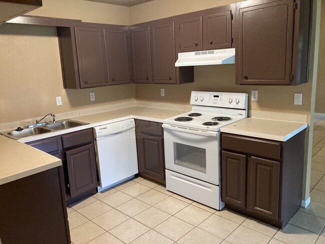 Building Photo - 1805 Galaxy Dr