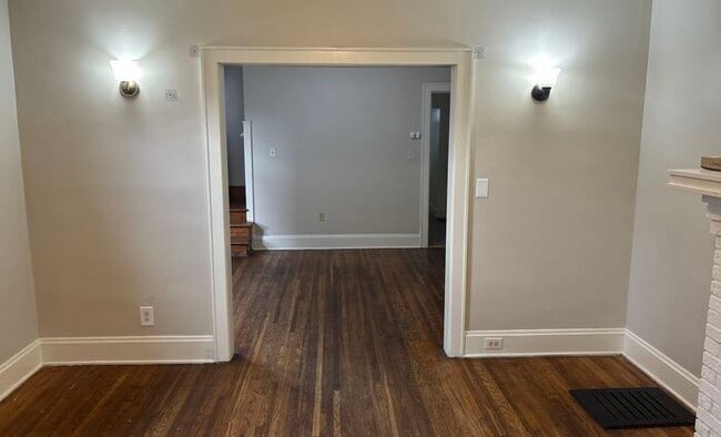 Building Photo - 149 Clarendon Ave