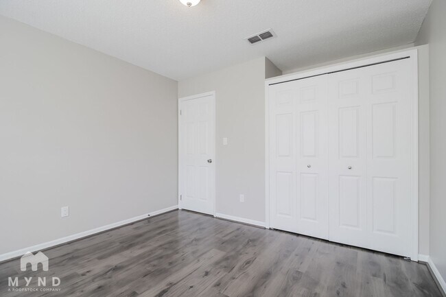 Building Photo - 536 Remington Oak Dr