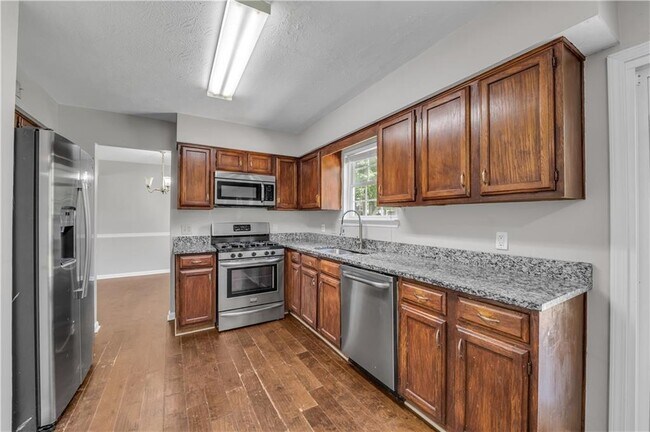 Building Photo - 4890 Evergreen Valley Way