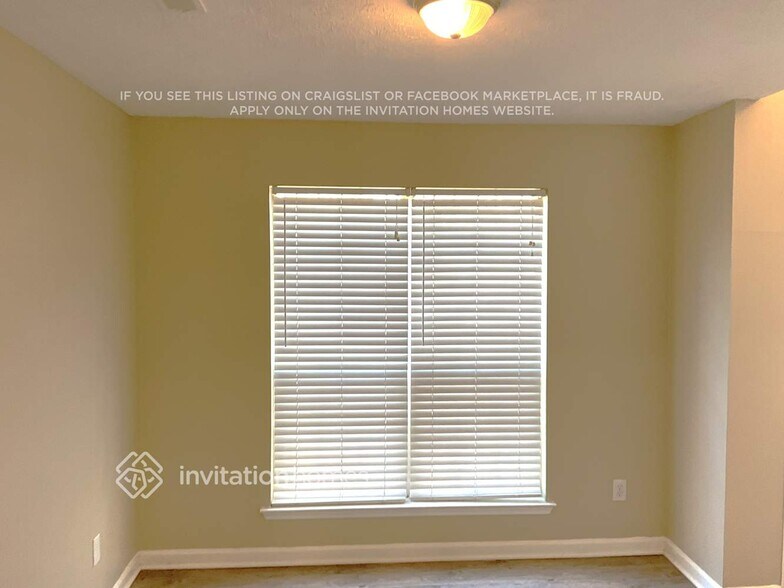 Building Photo - 552 Horseshoe Cir