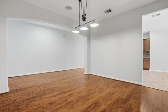 Building Photo - 11126 Celano Dr