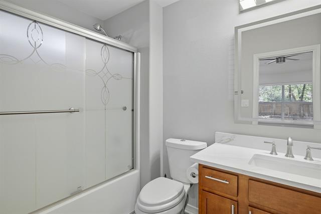 Building Photo - 1106 Serenada Dr