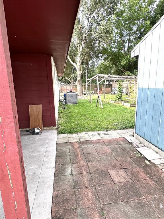 Building Photo - 6914 La Violetta Dr
