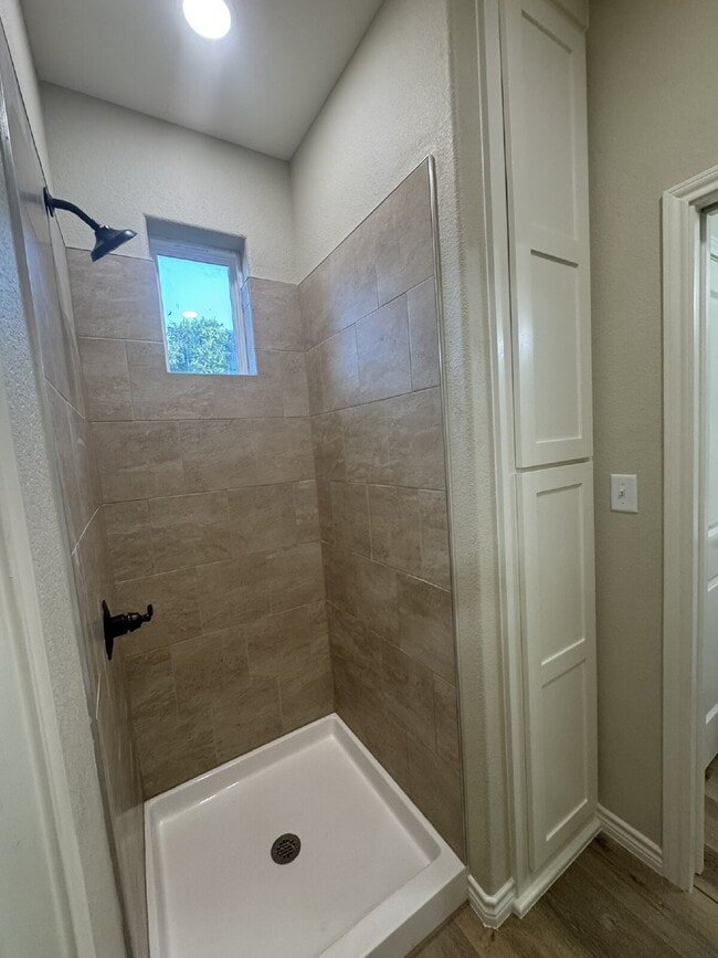 Building Photo - Brand New 4BR/2.5BA Home – Perfect for Roo...
