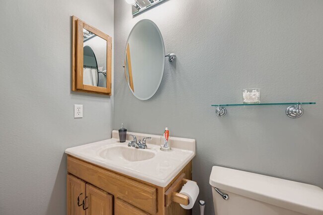 Building Photo - Cozy Furnished Home in Quiet Louisville Neighborhood