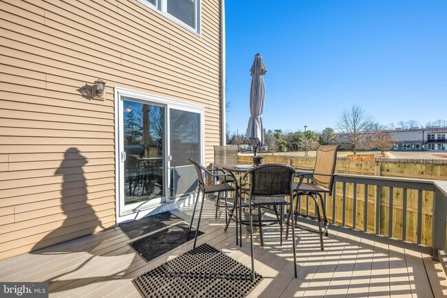 Building Photo - 143 Curtis Ave