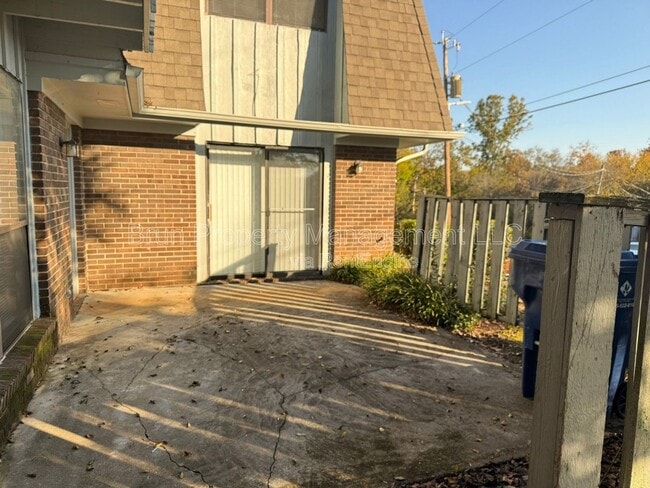 Building Photo - 505 Cross Creek Rd